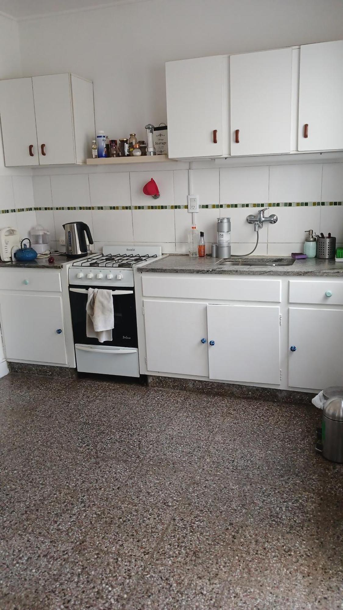 Amplio Y Luminoso Ph En Zona Guemes, Acceso Por Escalera Apartamento
